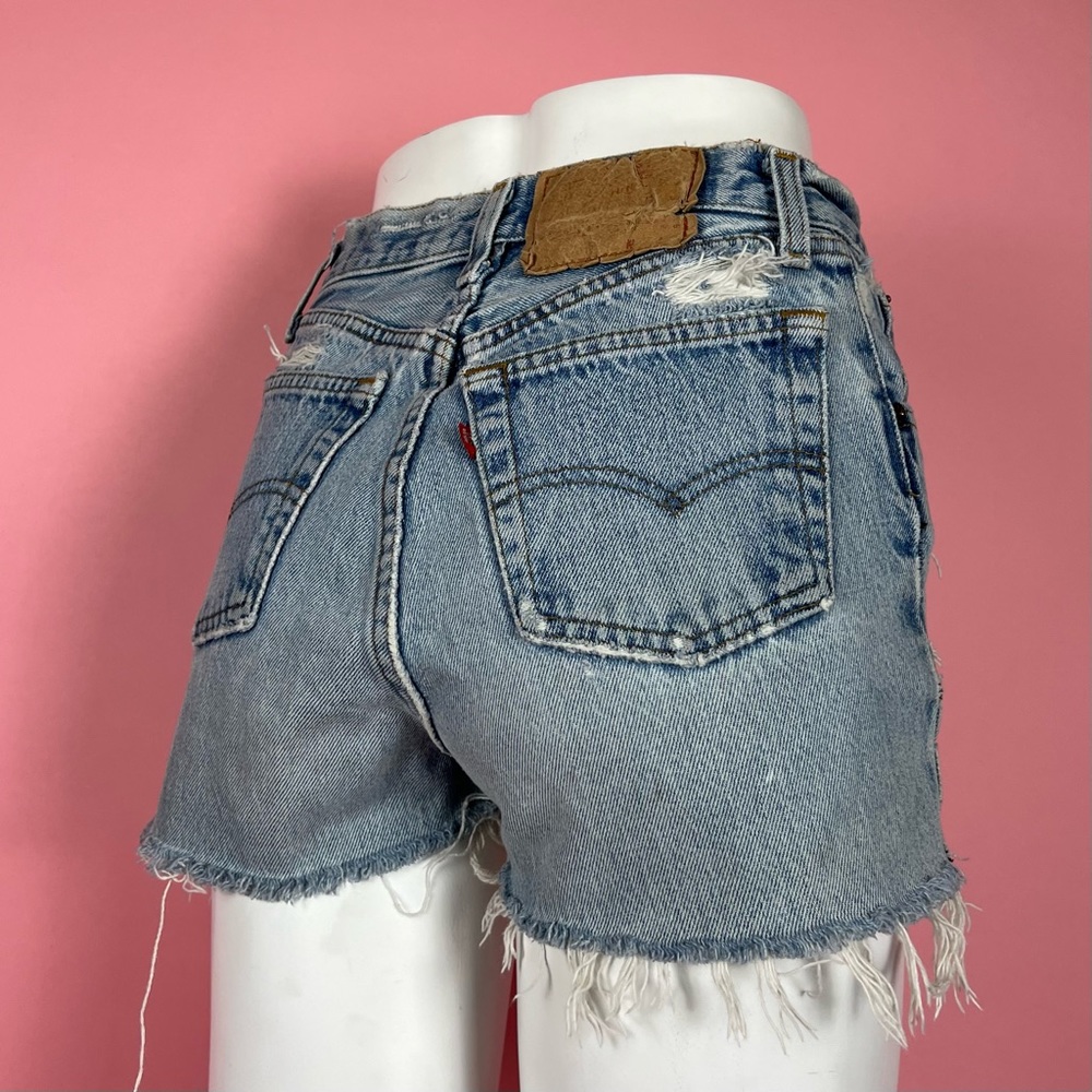 ❌SOLD-DEPOP❌ Levi’s Vintage Distressed Denim Shorts - Picture 2 of 5
